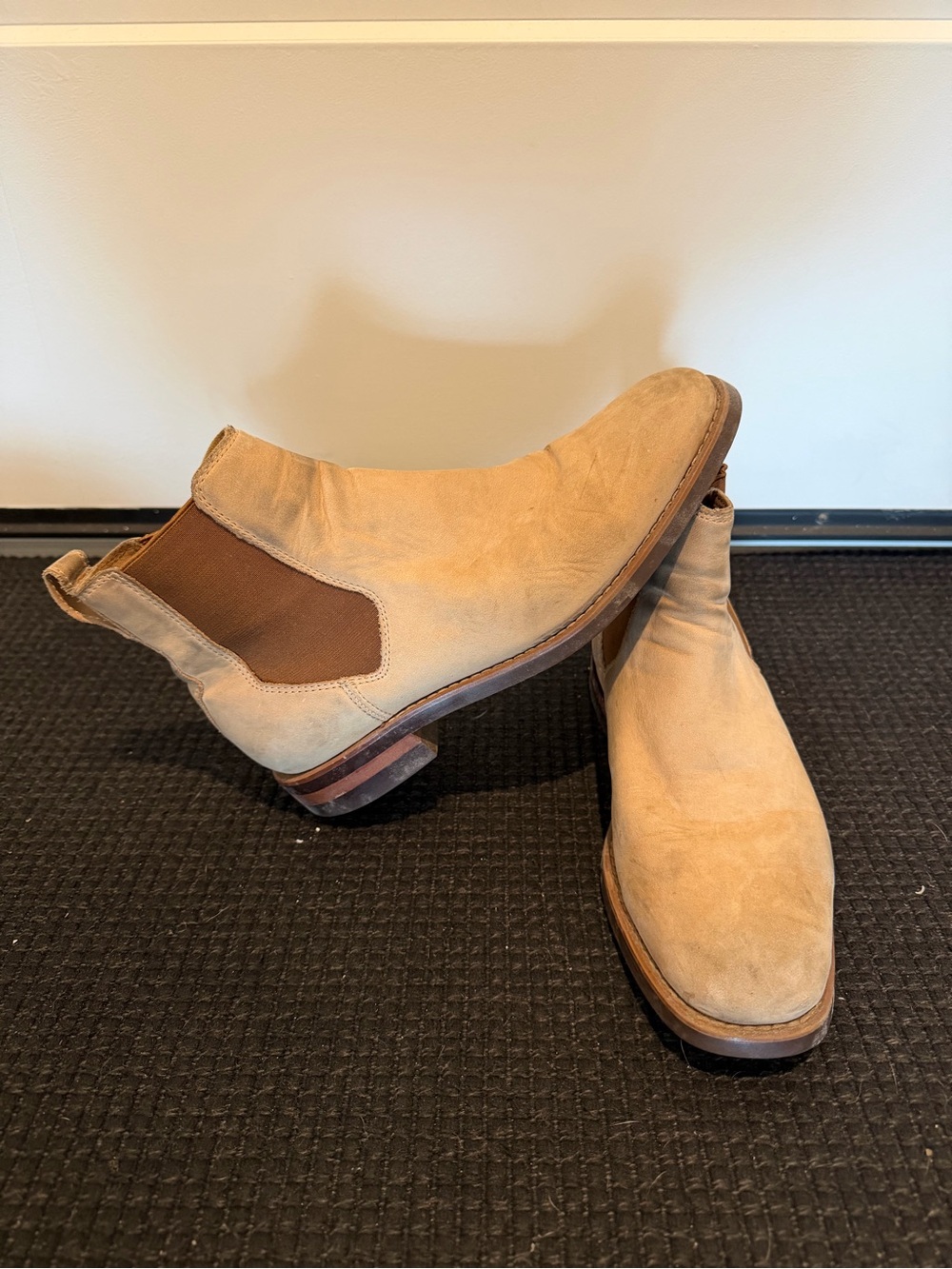 Aldo Suede Chelsea boots Men’s Size 7